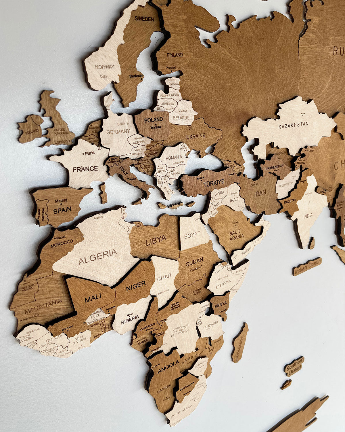 Wooden 3D wall map of the world | CAPPUCCINO